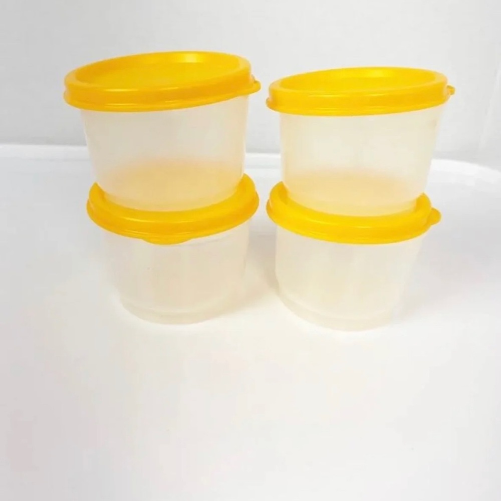 Tupperware snack cups ! New